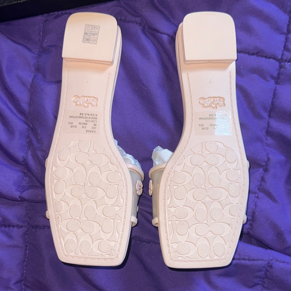 Coach Pink Sandals Elegant Design - Picture 2 of 4